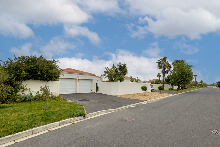 3 Bedroom Property for Sale in Sunningdale Western Cape